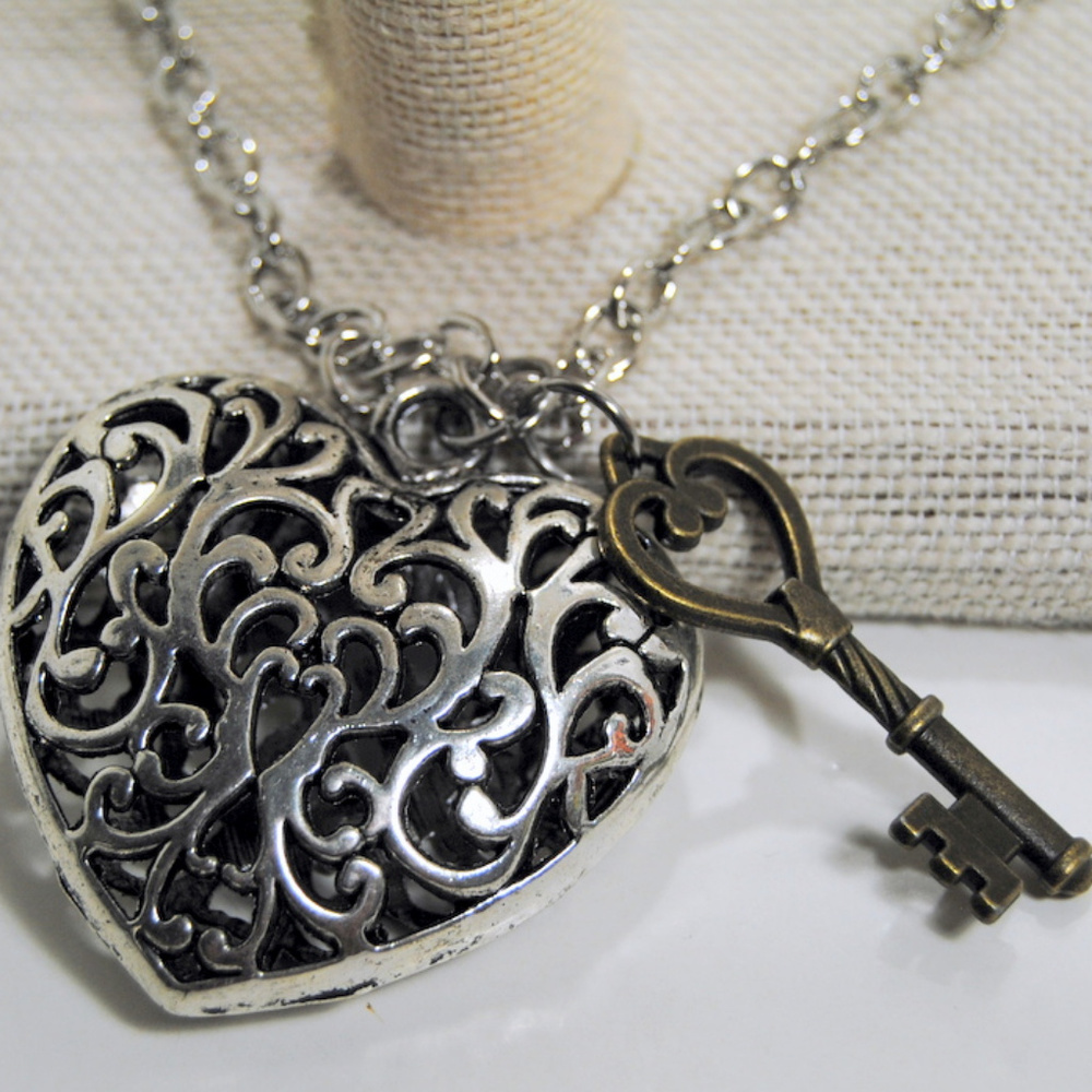 Silver Filigree Heart Bronze Key Copper Chain - 880